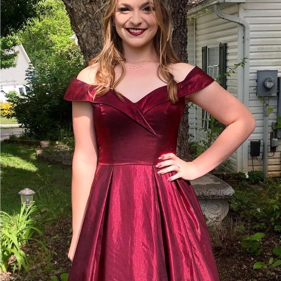 Beautiful Prom Dress - Picture 3 of 3